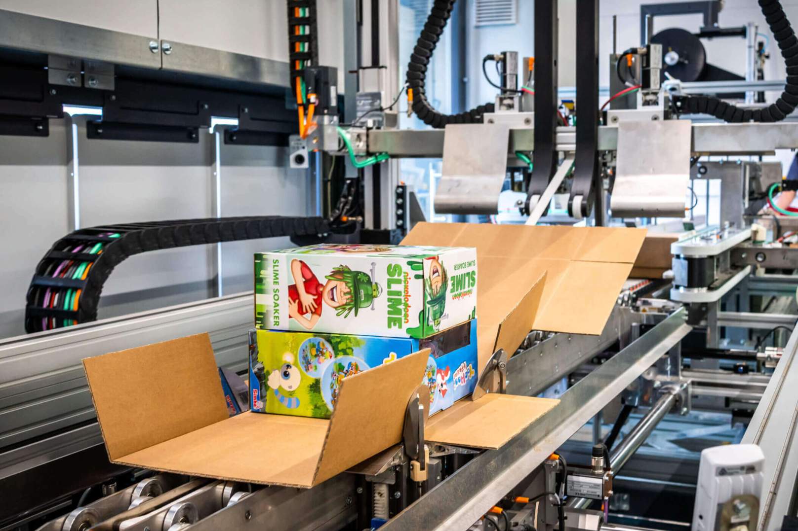 Custom packaging is automatic, fast, and flexible