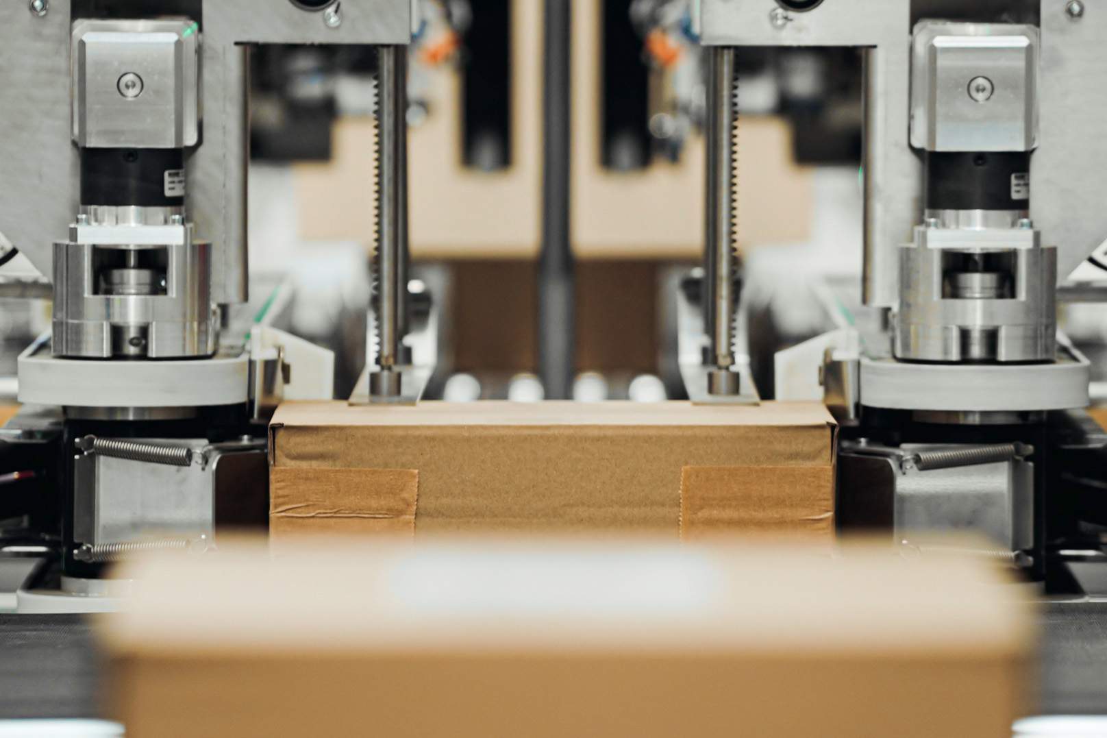 Packaging automation for fashion industry